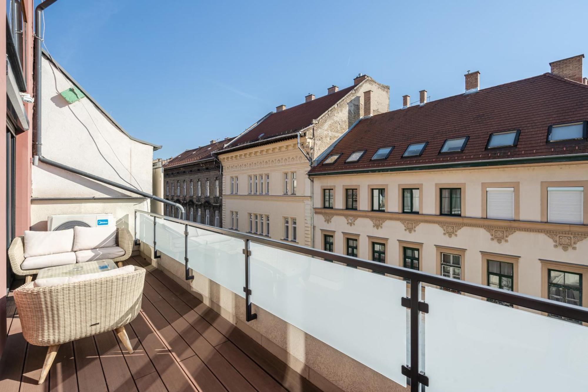 Kiraly 44 Luxury Apartment With Free Parking Boedapest Buitenkant foto