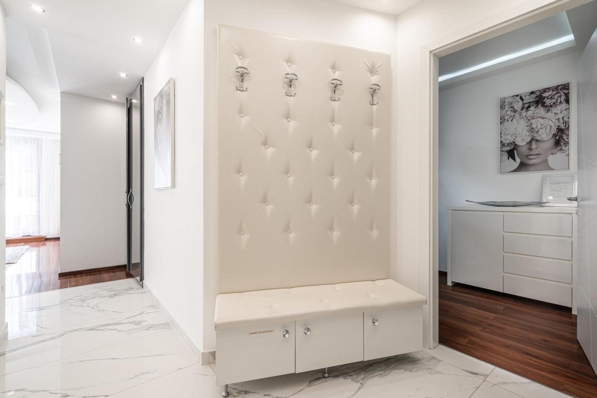 Kiraly 44 Luxury Apartment With Free Parking Boedapest Buitenkant foto